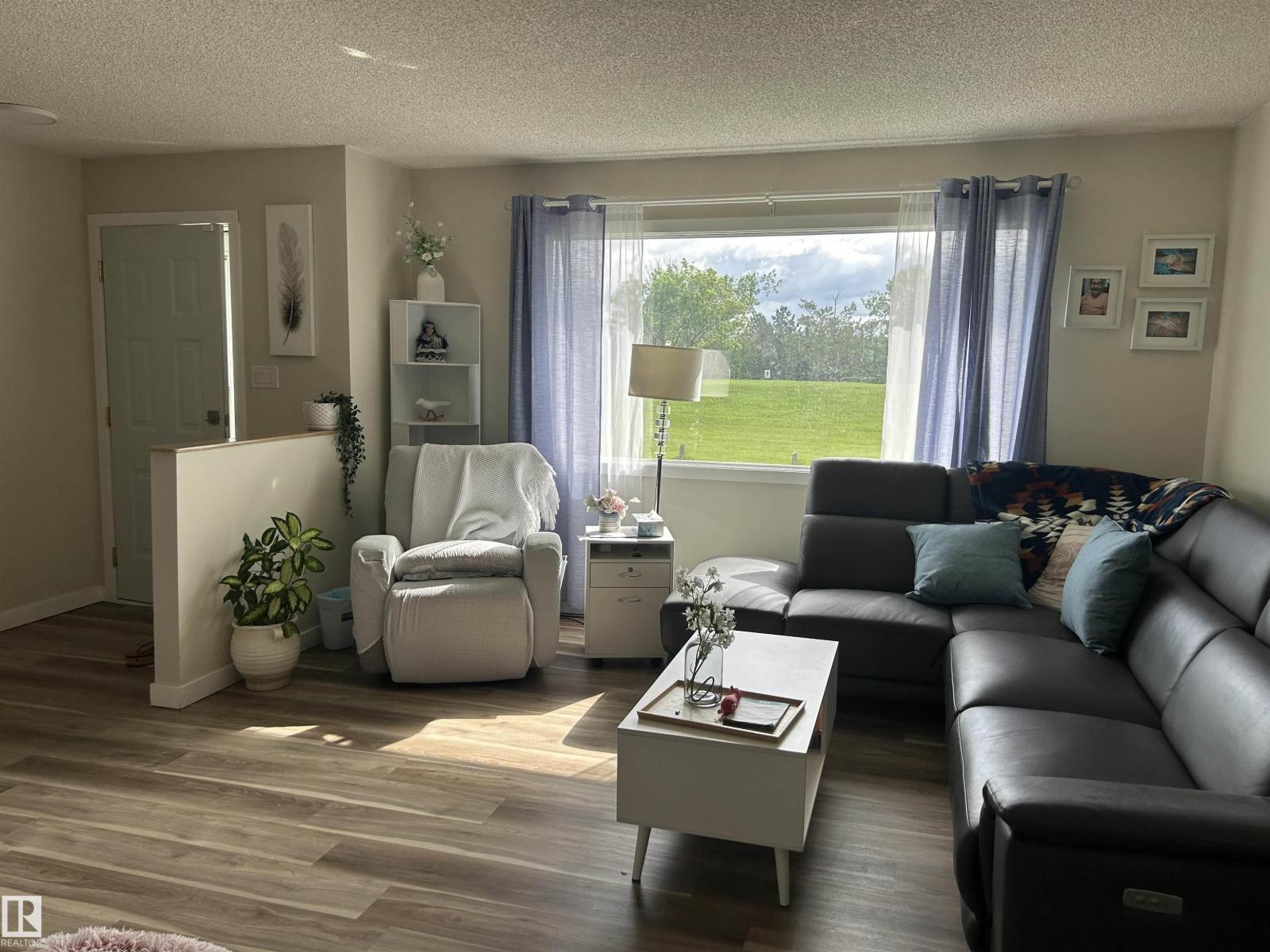 10924 30 ST NW - 6
