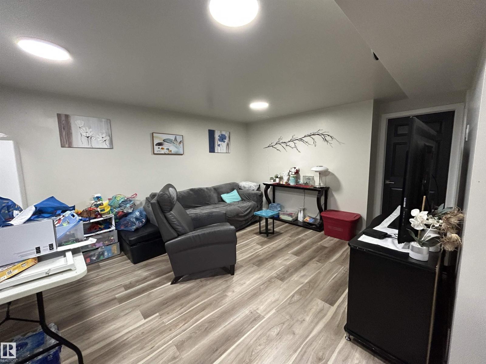 10924 30 ST NW - 16