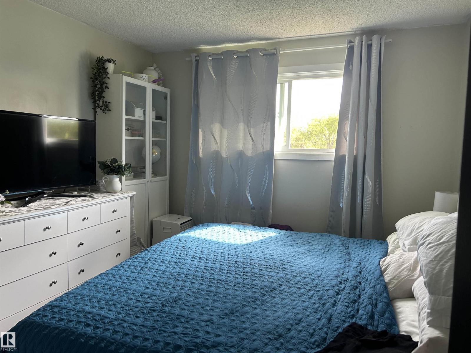 10924 30 ST NW - 7