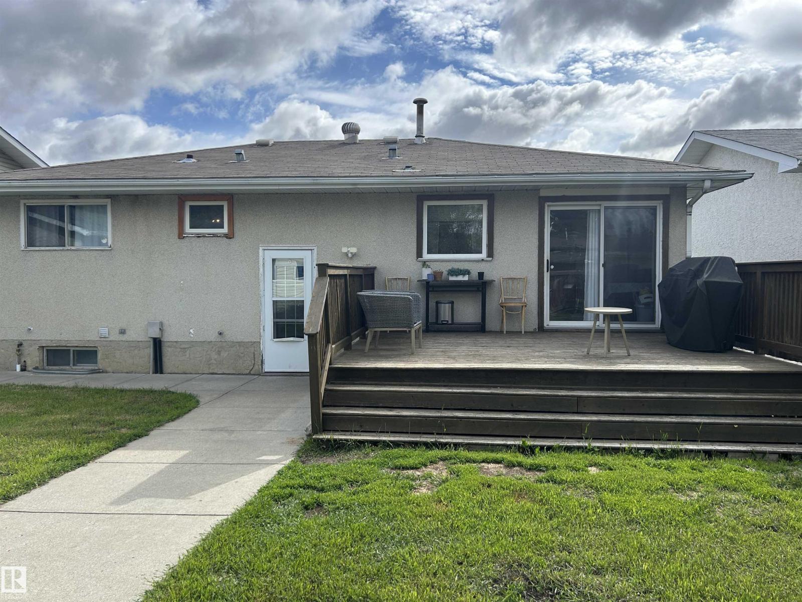 10924 30 ST NW - 23