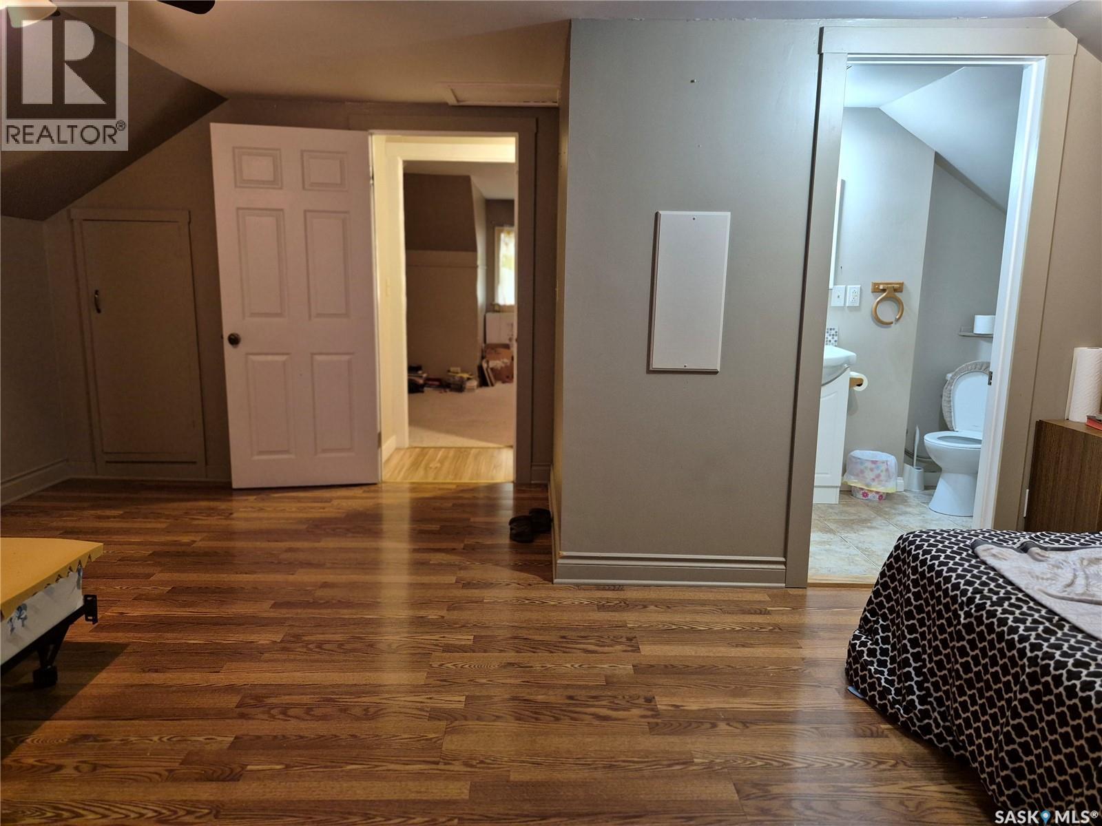 137 2nd STREET W - 22