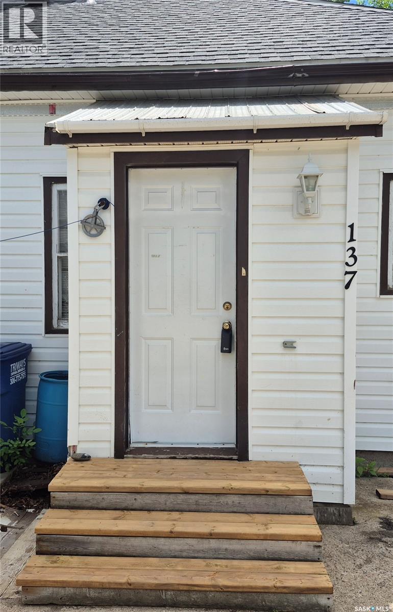 137 2nd STREET W - 3
