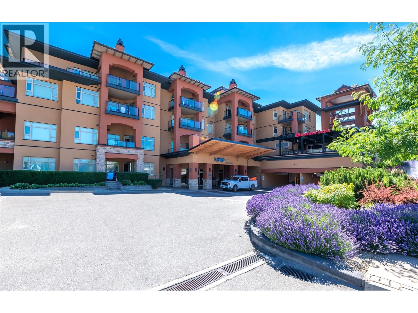 #327 15 PARK Place - 28