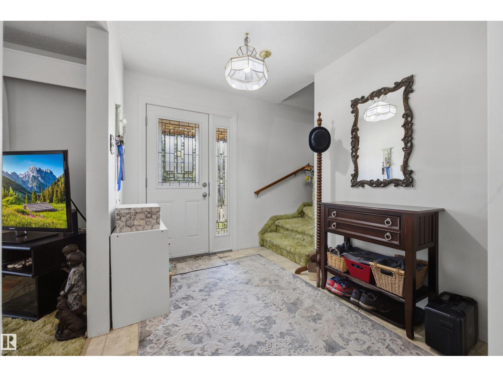 39 MANOR DR — photo 8