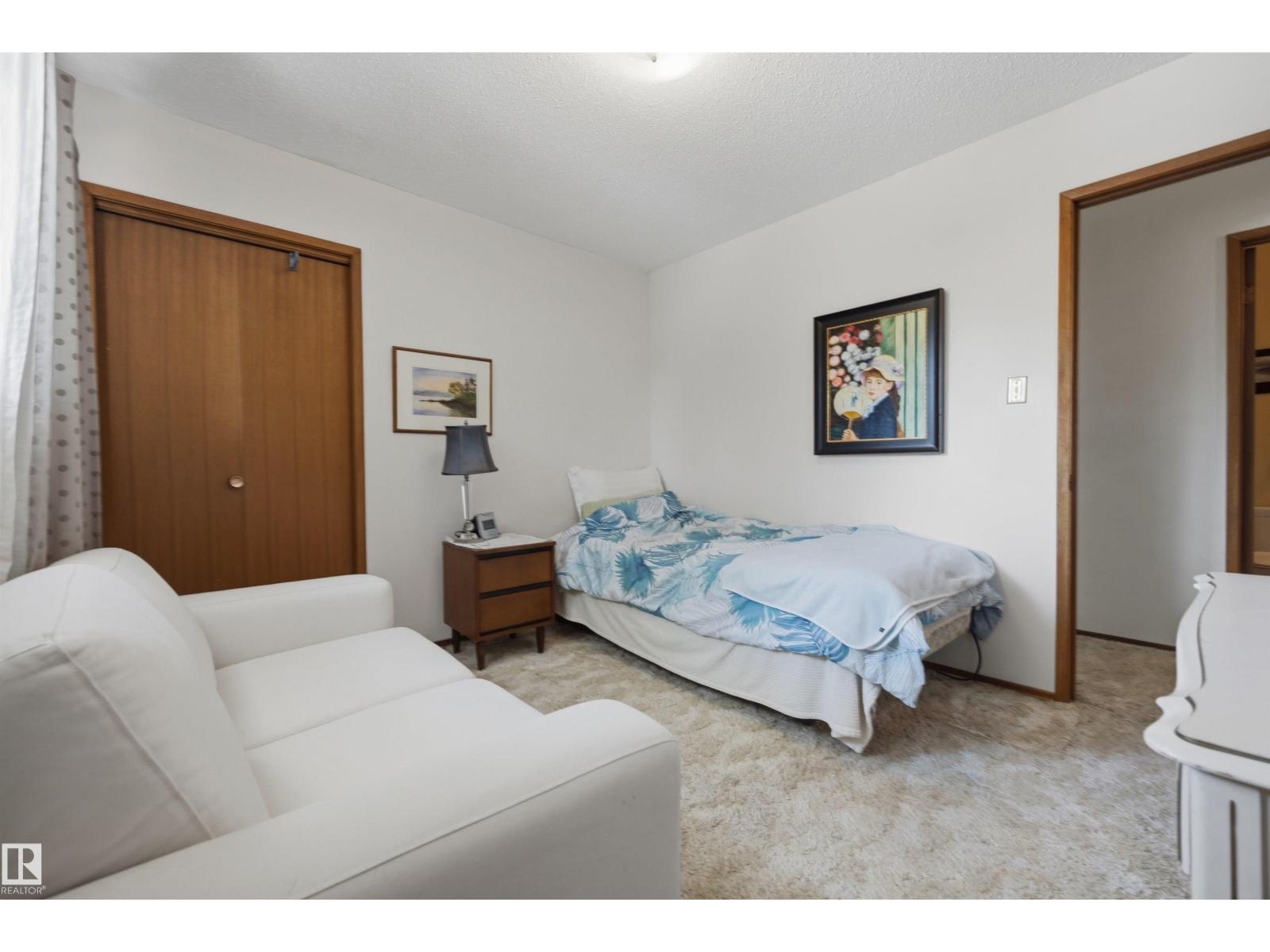 39 MANOR DR — photo 28