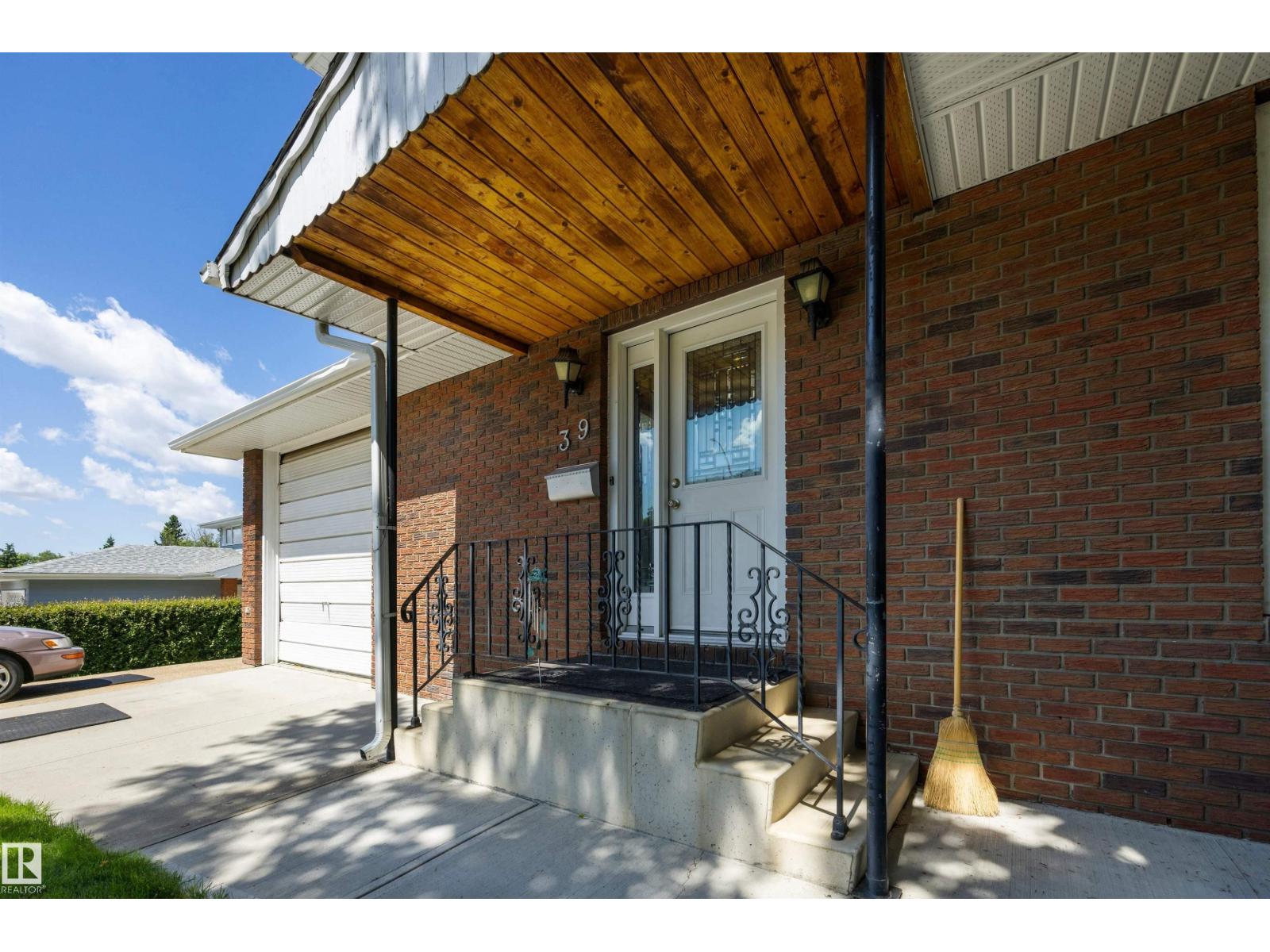 39 MANOR DR — photo 48