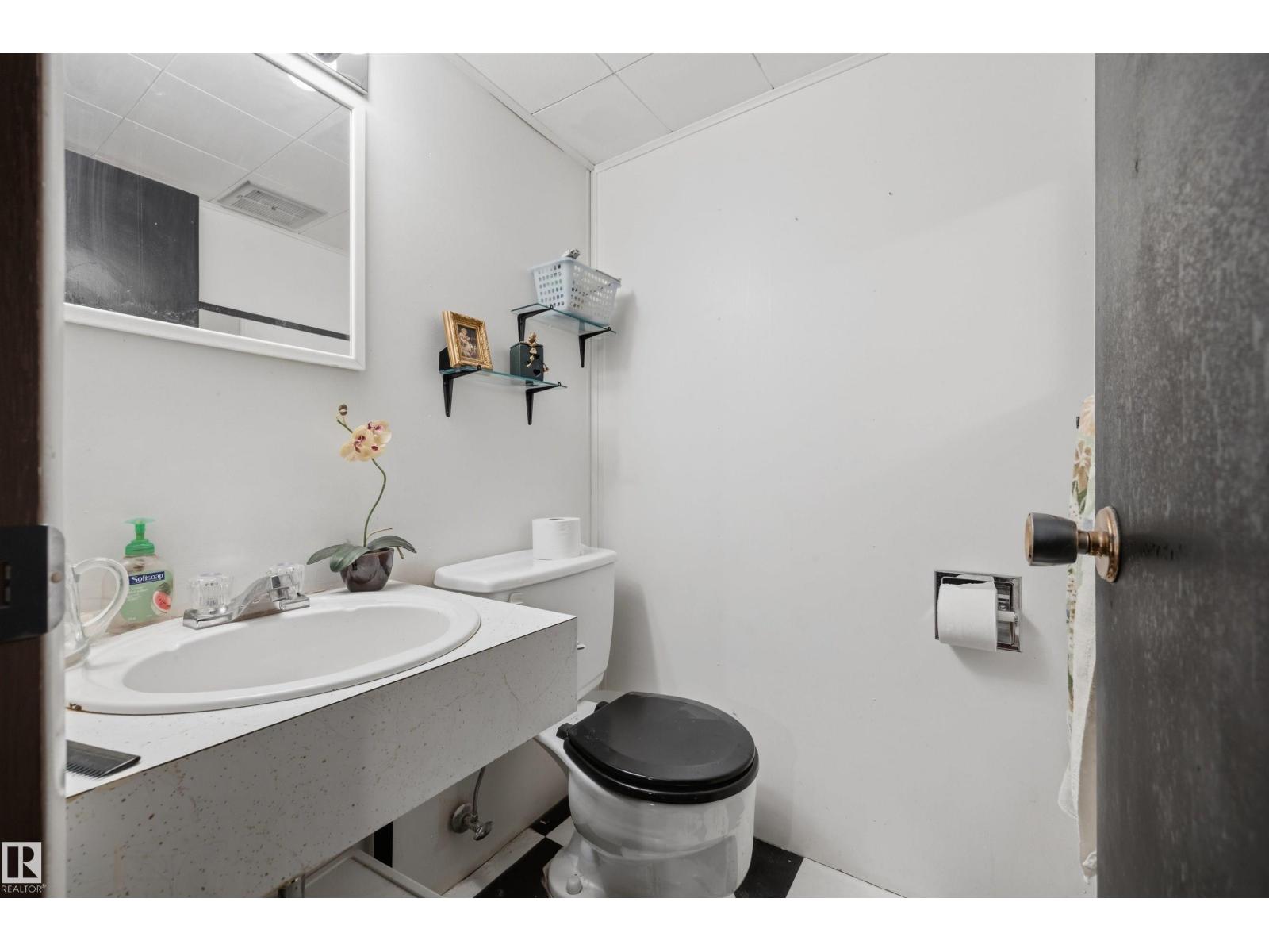 39 MANOR DR — photo 43