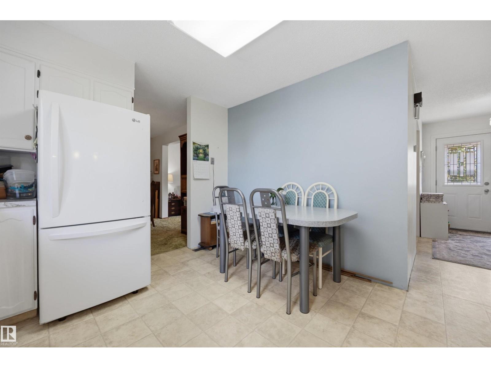 39 MANOR DR — photo 15