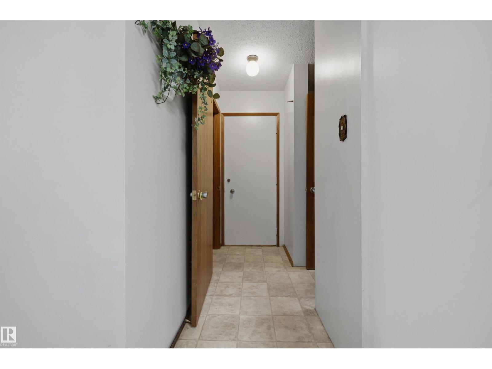 39 MANOR DR — photo 37