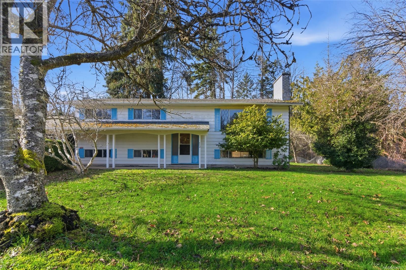 439 Craig St - 11