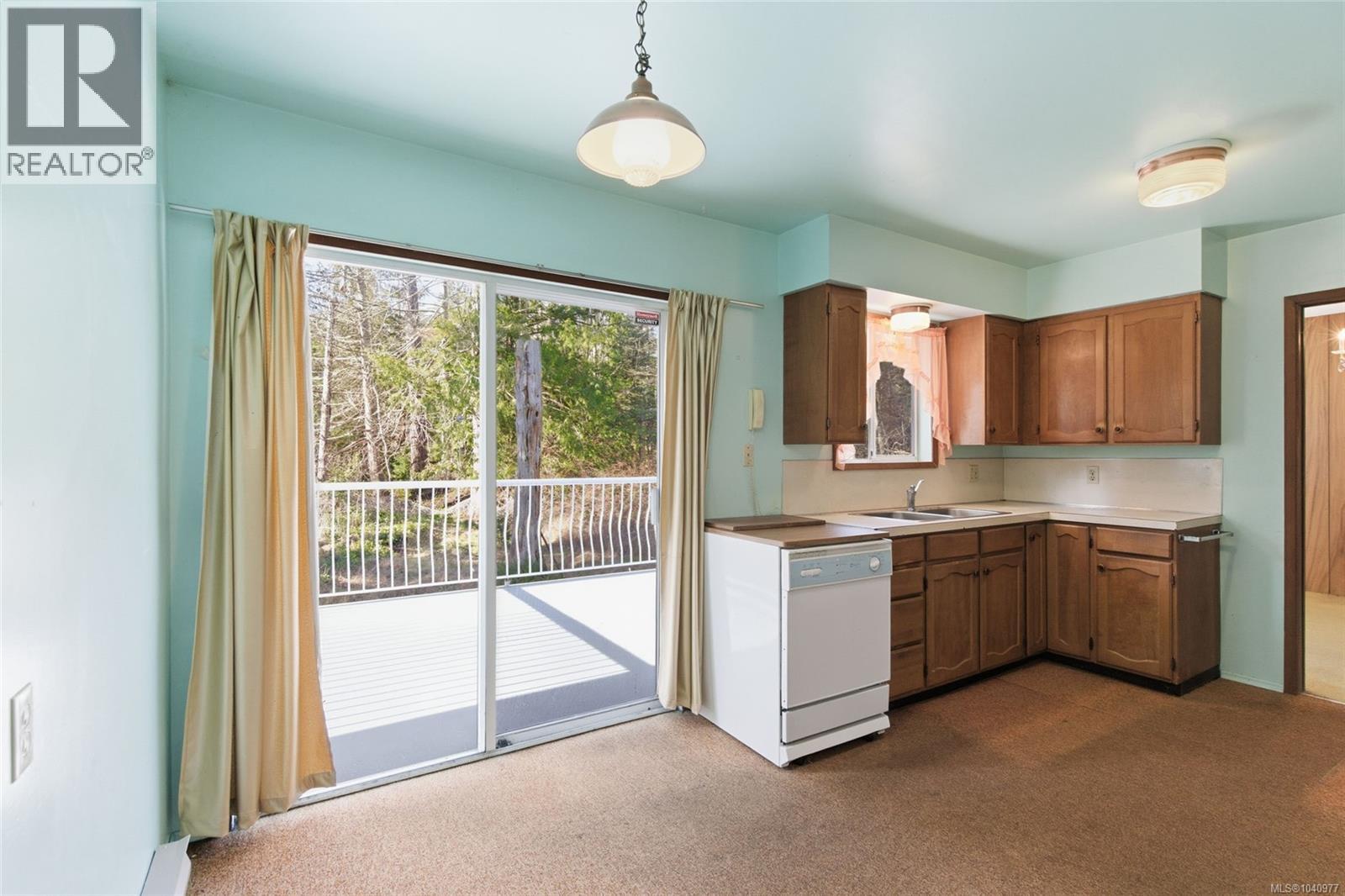 439 Craig St - 5