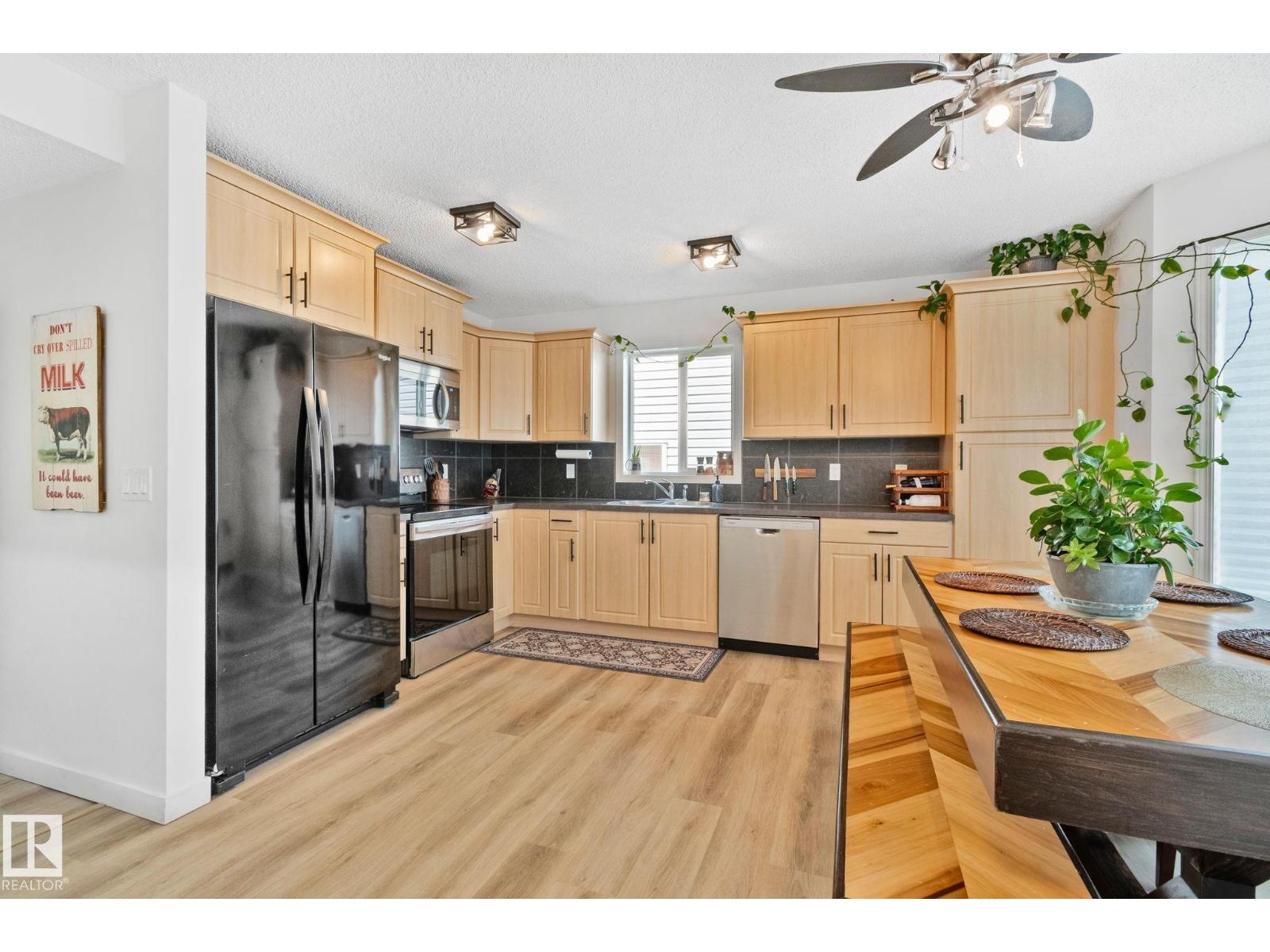 22 VIVIAN WY — photo 11