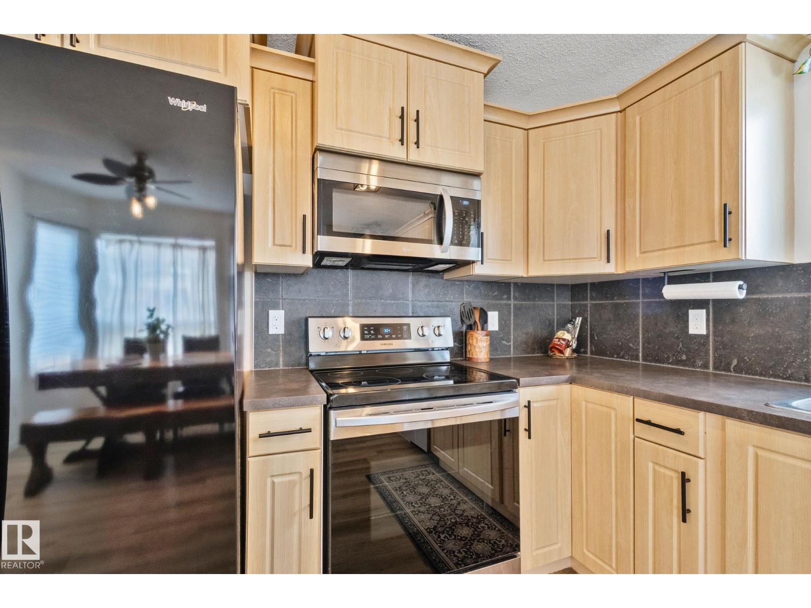 22 VIVIAN WY — photo 12