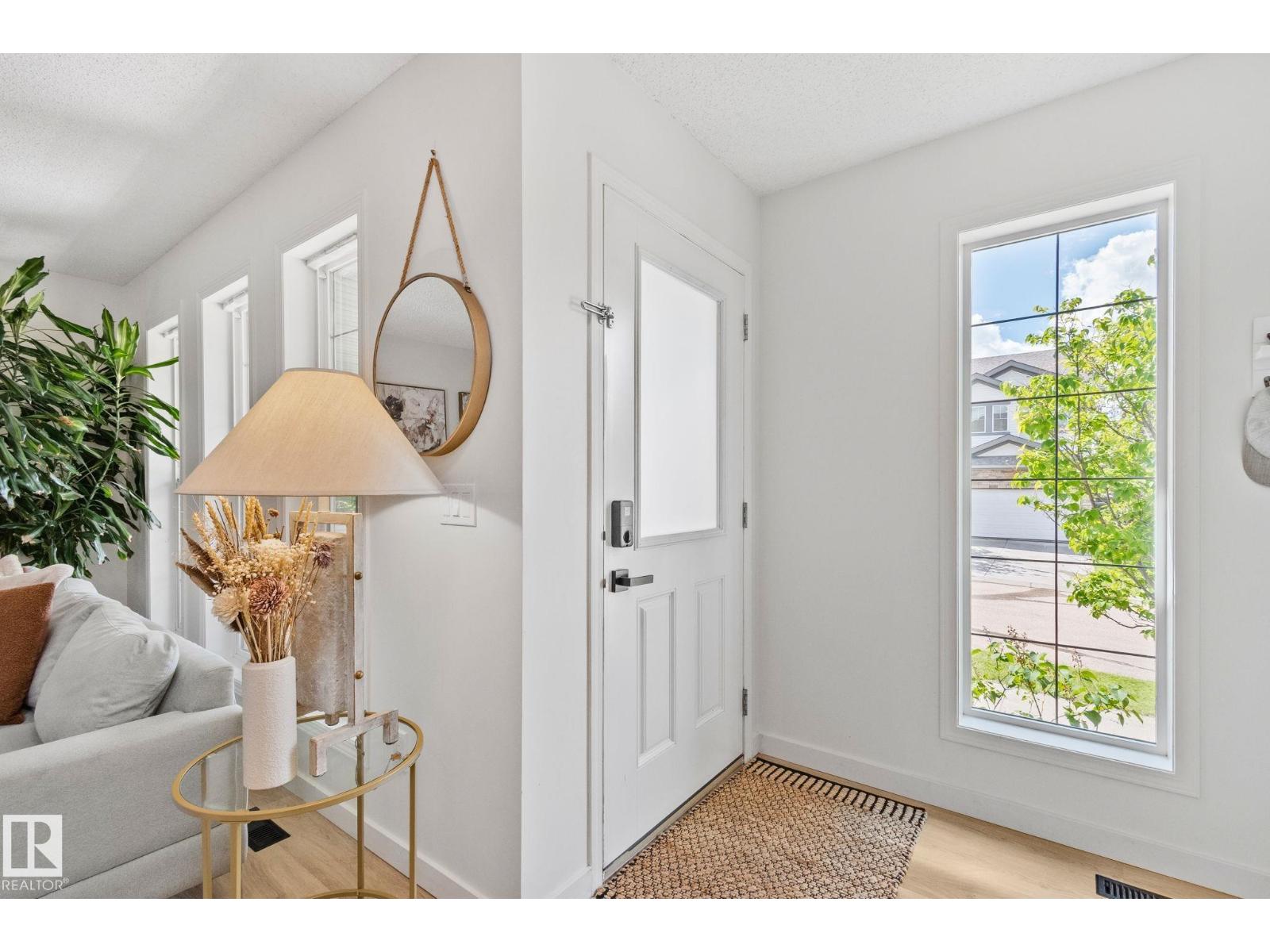 22 VIVIAN WY - photo 2
