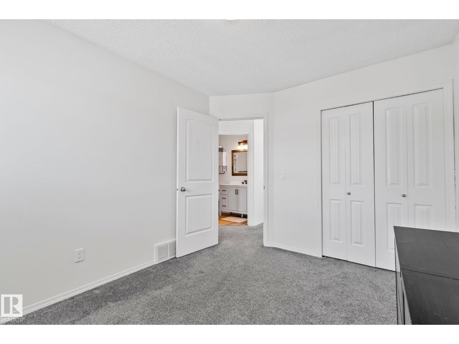 22 VIVIAN WY — photo 22