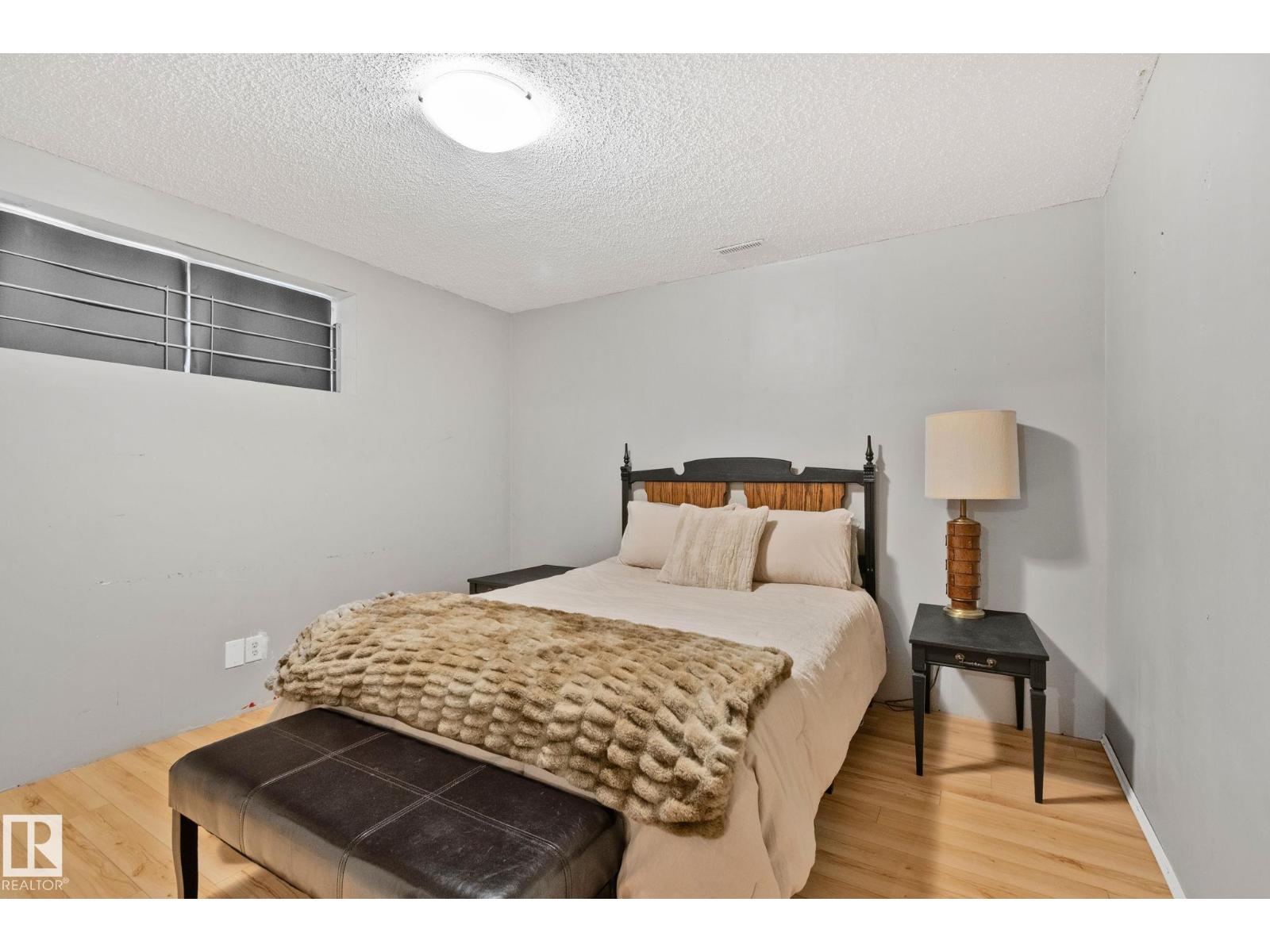 22 VIVIAN WY — photo 26