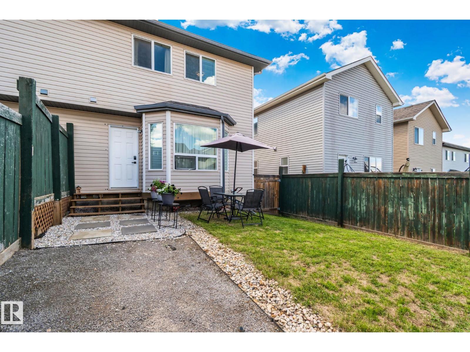 22 VIVIAN WY — photo 30