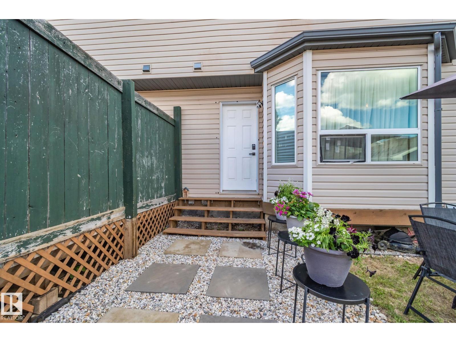 22 VIVIAN WY — photo 32