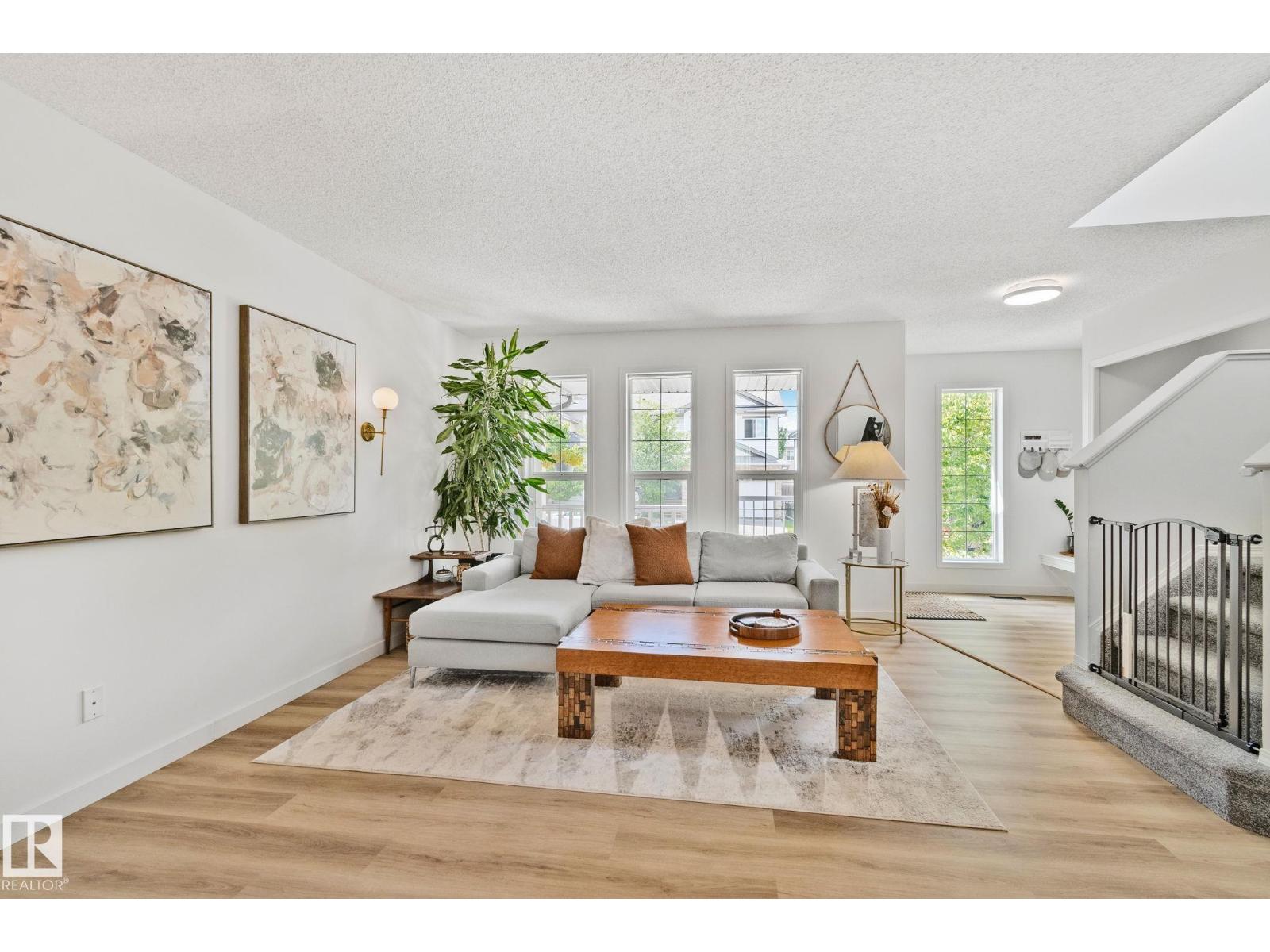 22 VIVIAN WY - photo 4