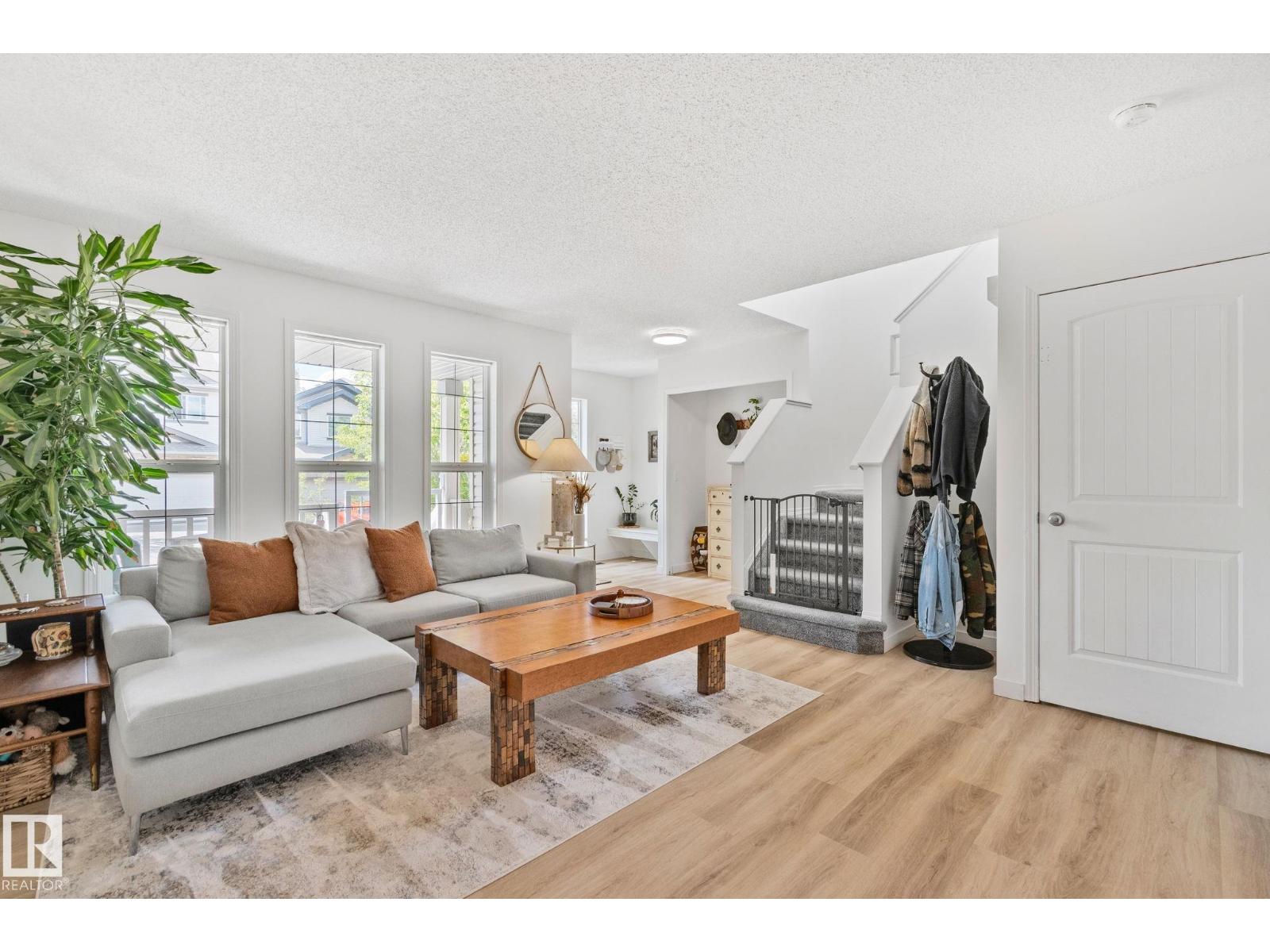 22 VIVIAN WY - photo 5