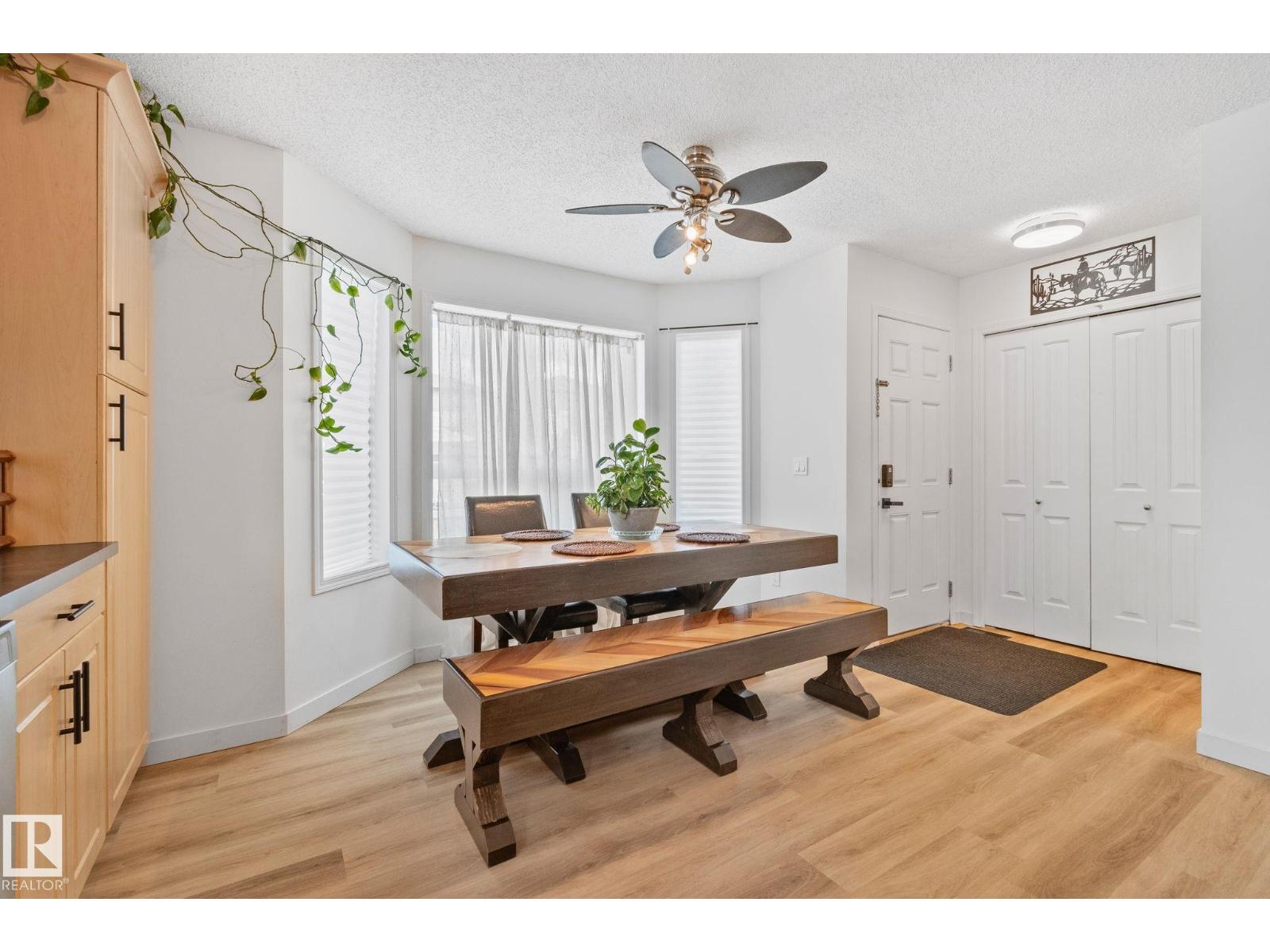 22 VIVIAN WY — photo 9
