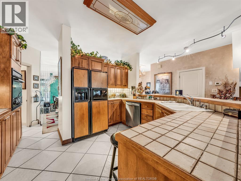 174 CRYSTAL HARBOUR - 10