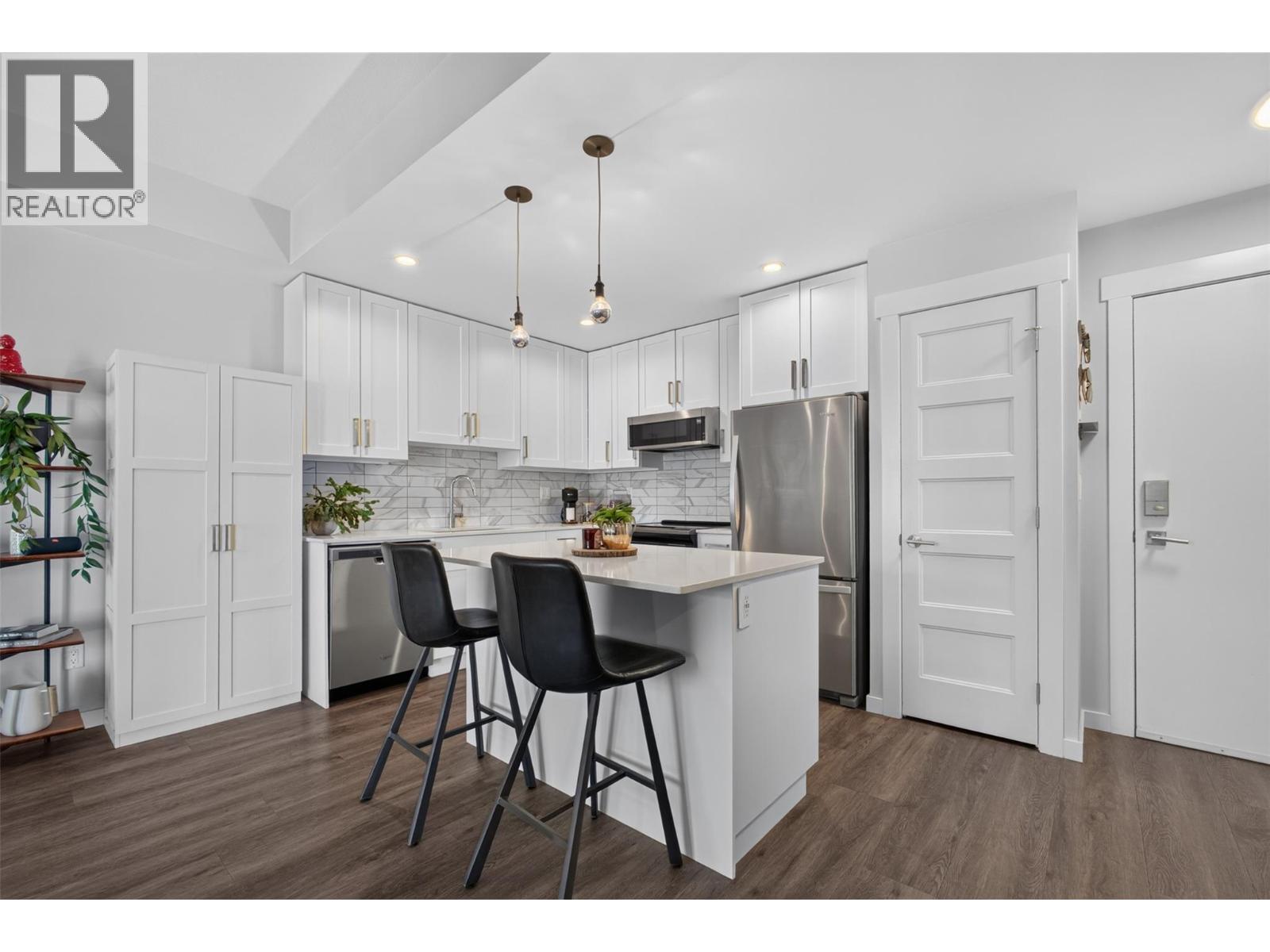 #403 710 Stockwell Avenue - 7