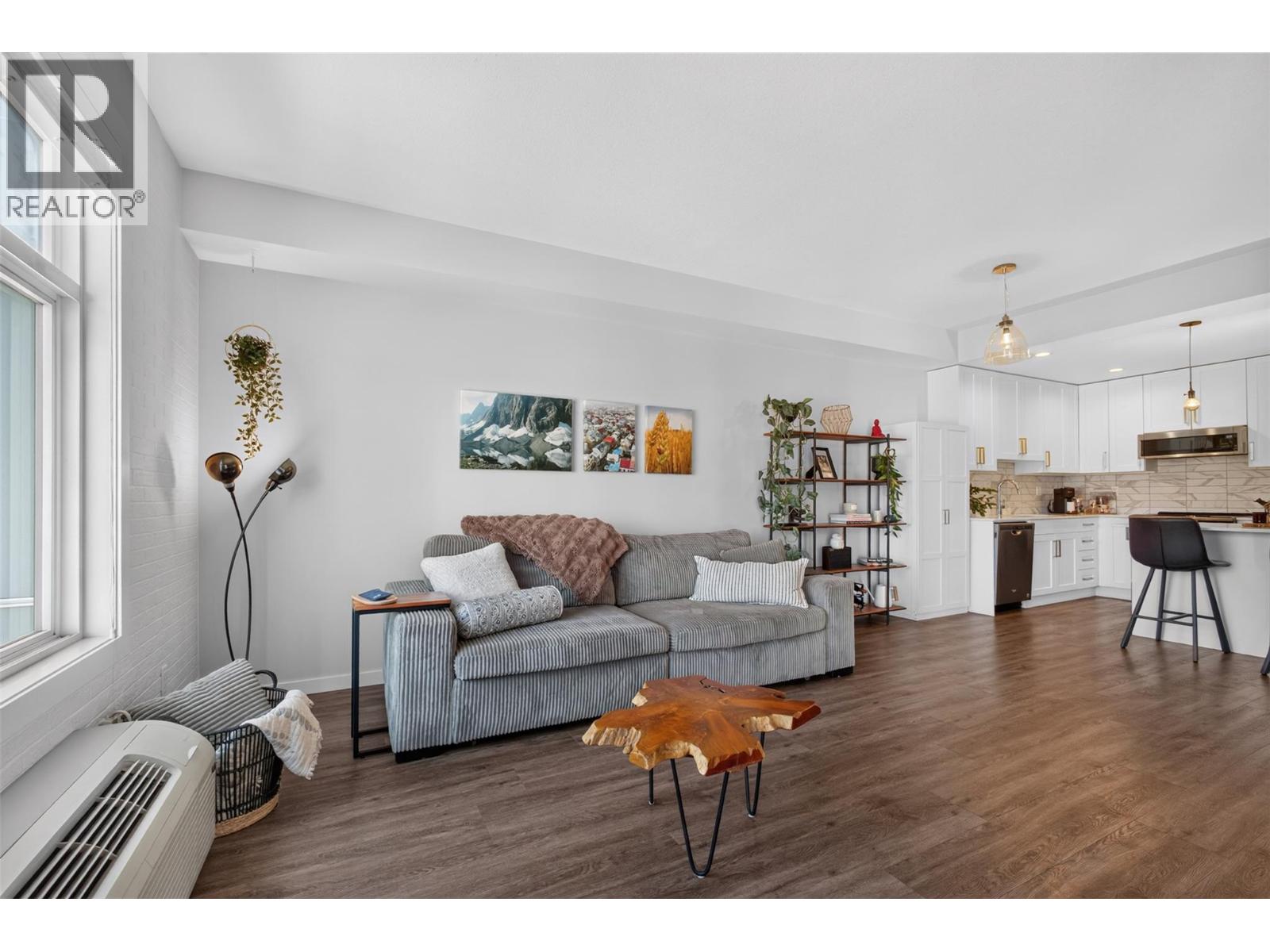 #403 710 Stockwell Avenue - 12