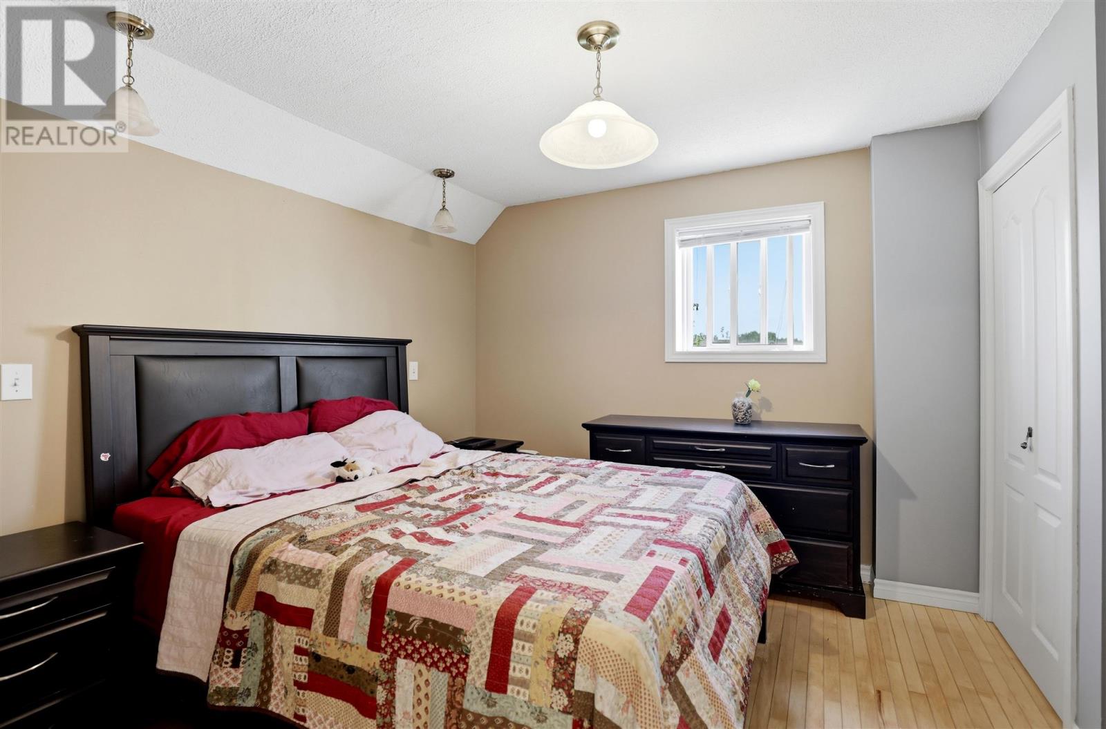 63 Elmwood AVE - 11
