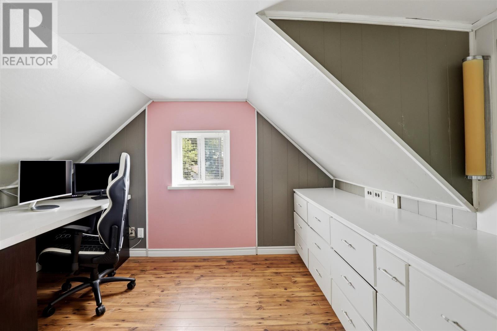 63 Elmwood AVE - 15