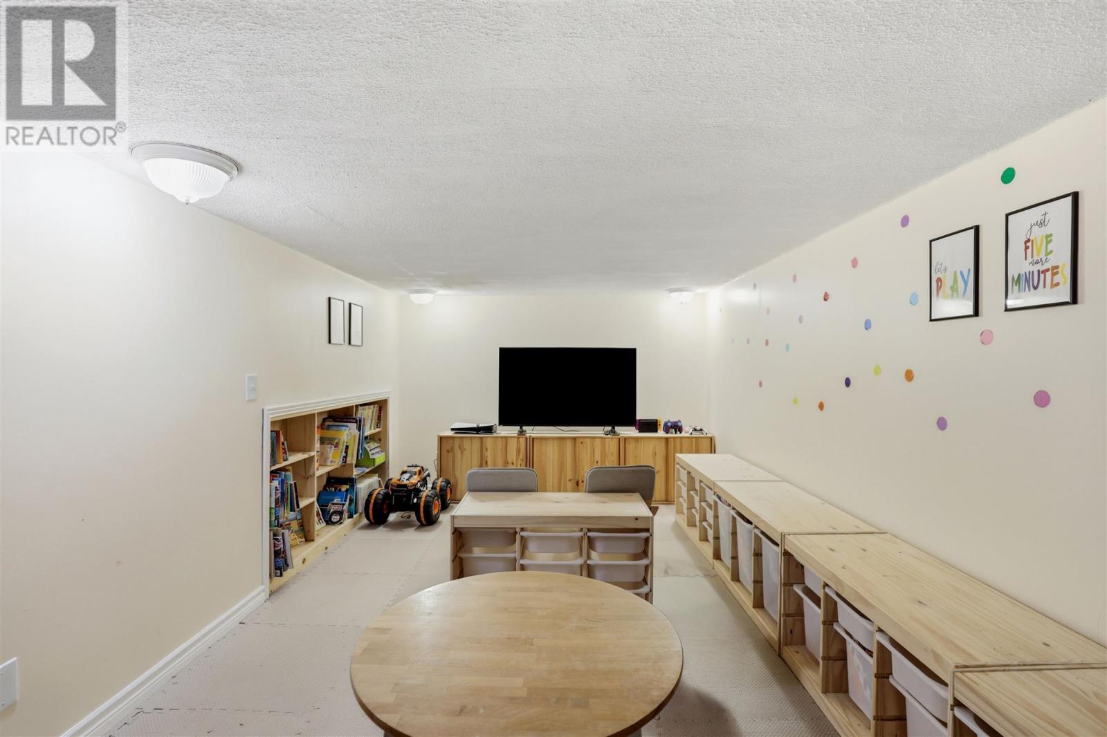 63 Elmwood AVE - 25