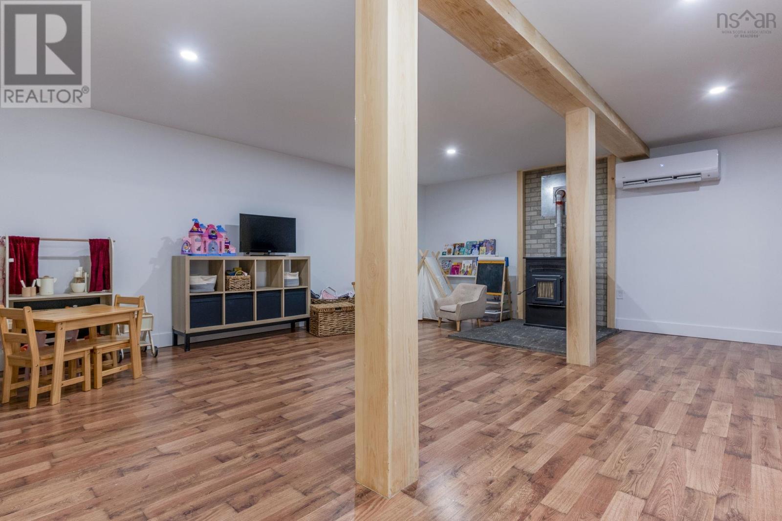 Property 22 of 38 of 33 Ladyslipper Drive