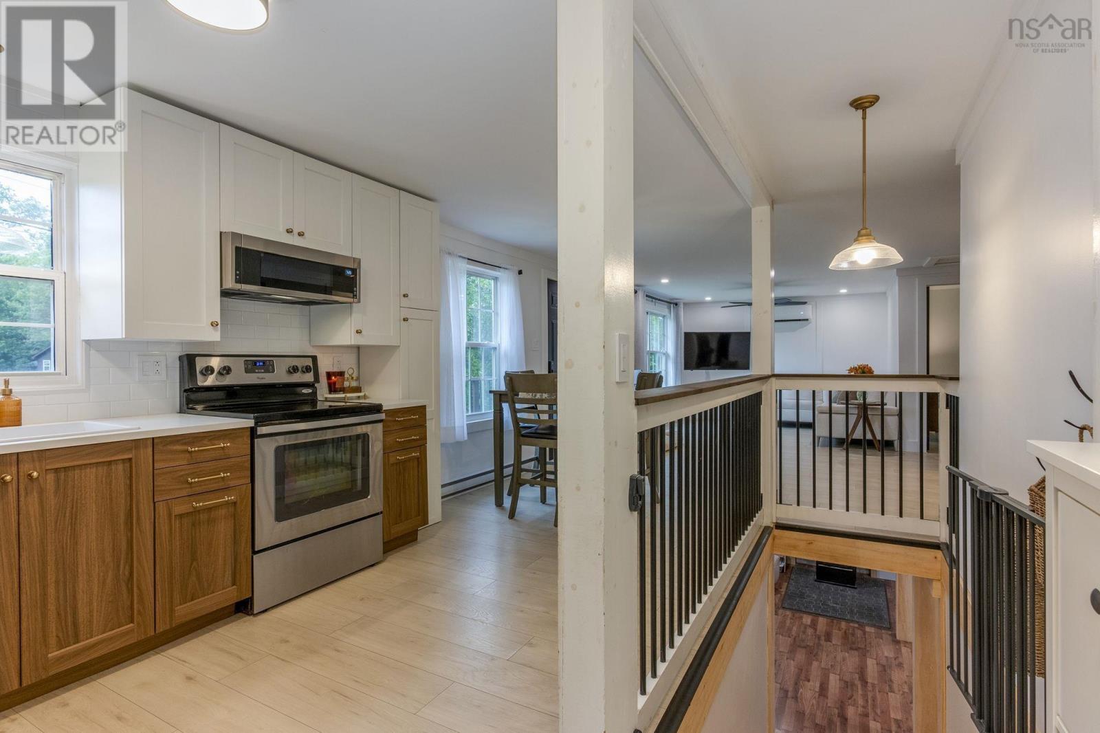 Property 7 of 38 of 33 Ladyslipper Drive