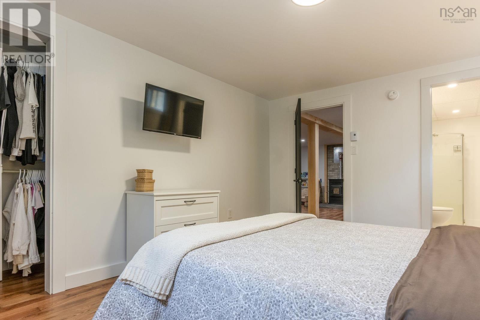 Property 27 of 38 of 33 Ladyslipper Drive