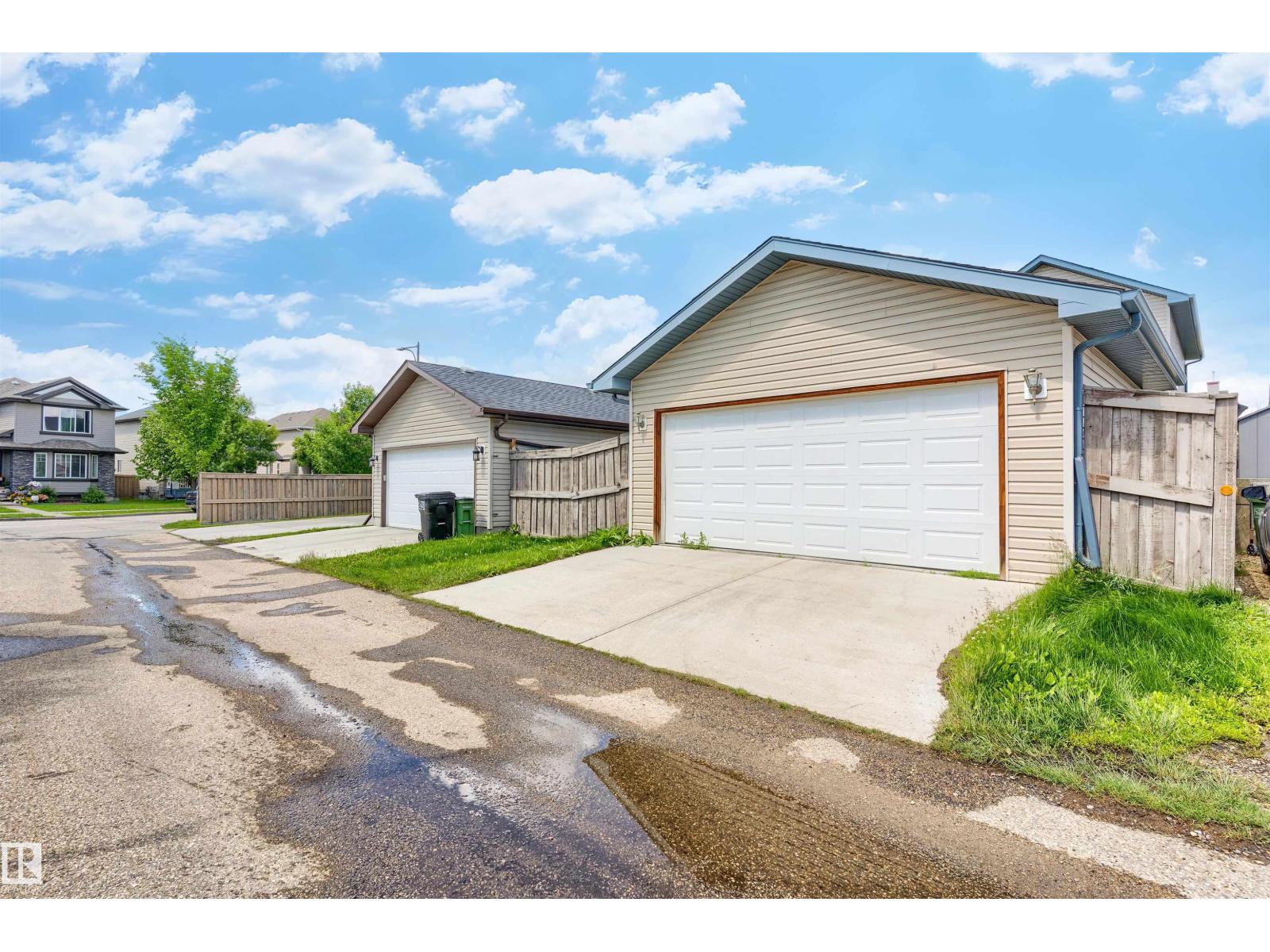 8774 STEIN LN NW - 32