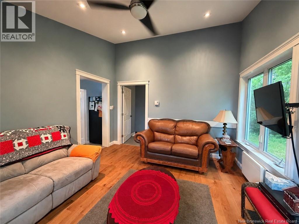 272 Main Street - 13