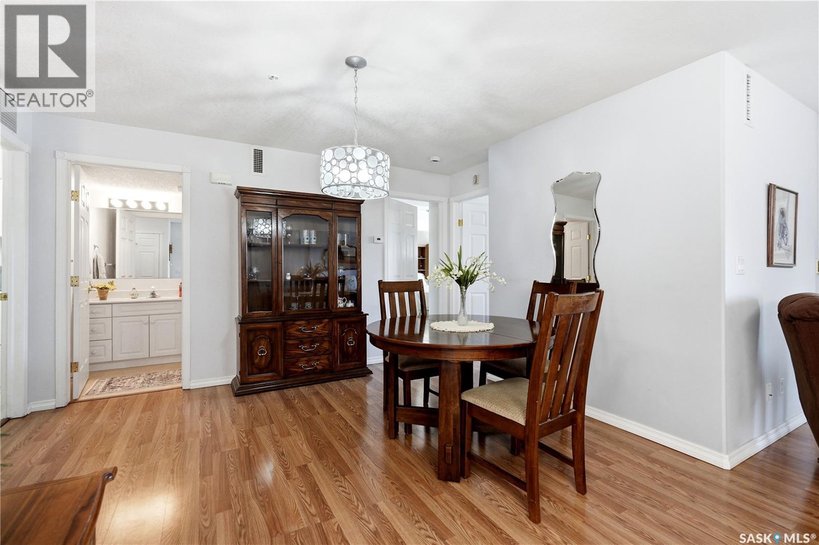 305 325 Keevil CRESCENT - photo 5