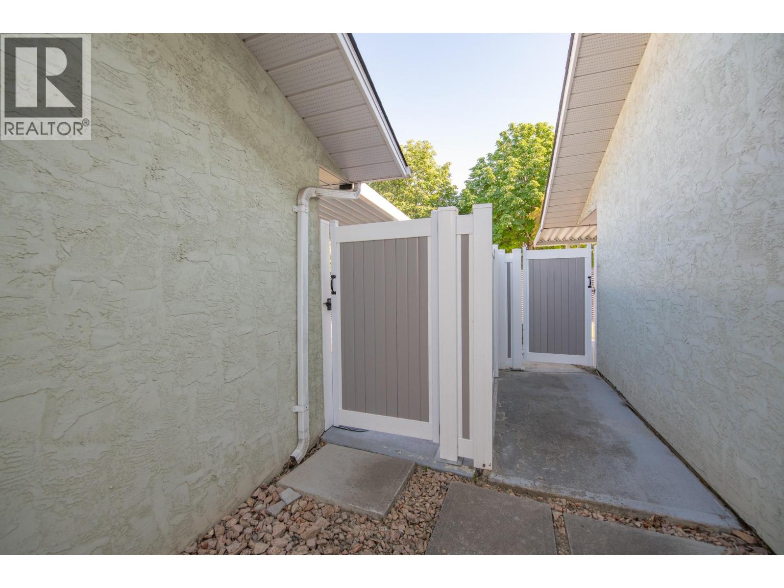 #16 3900 27 Avenue - 42