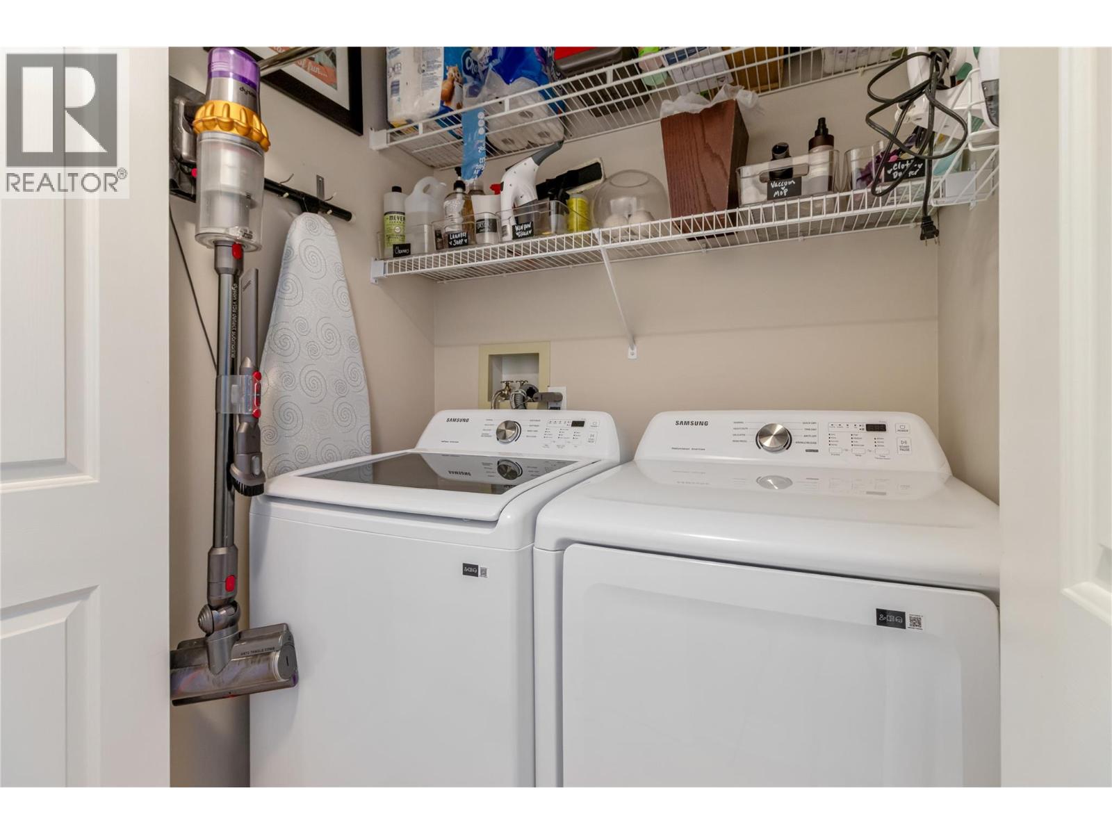 #3 1886 Parkview Crescent - 22
