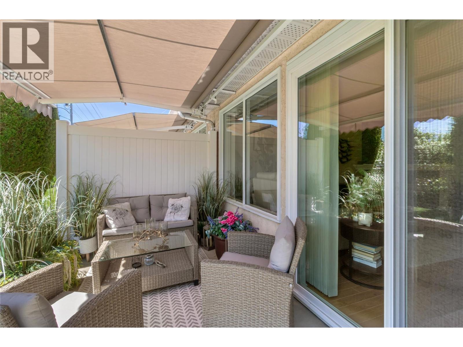 #3 1886 Parkview Crescent - 15