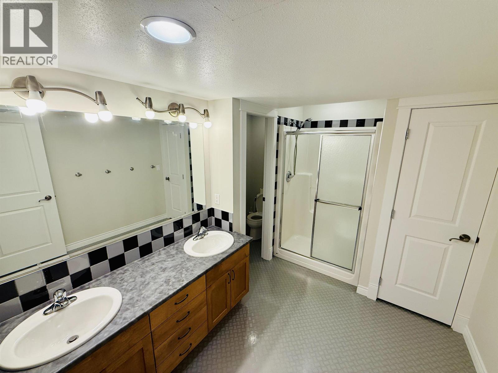 12201 PACIFIC AVENUE - 19