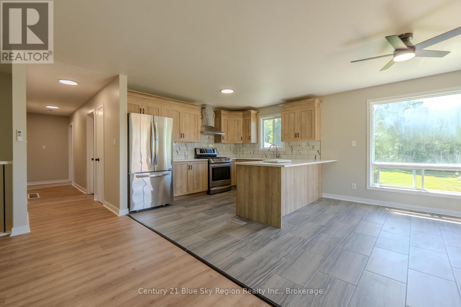 418 LAURIER STREET - 15