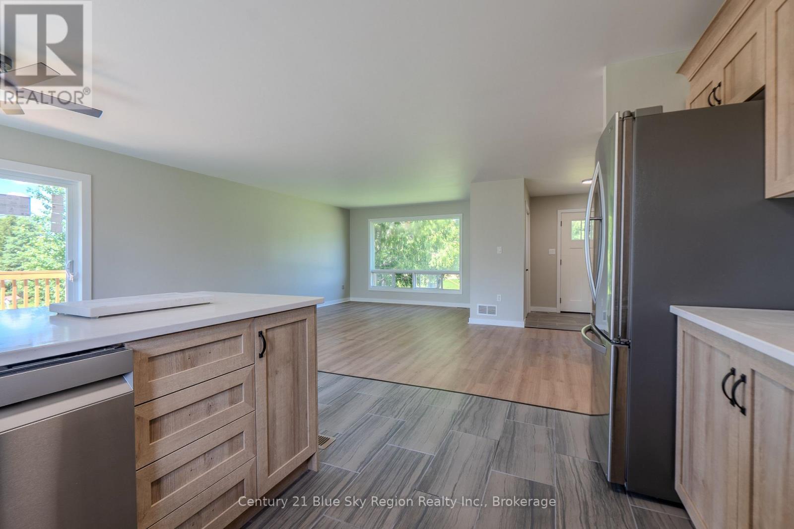 418 LAURIER STREET - 17