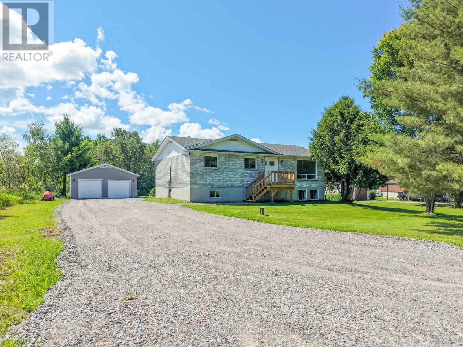 418 LAURIER STREET - 2