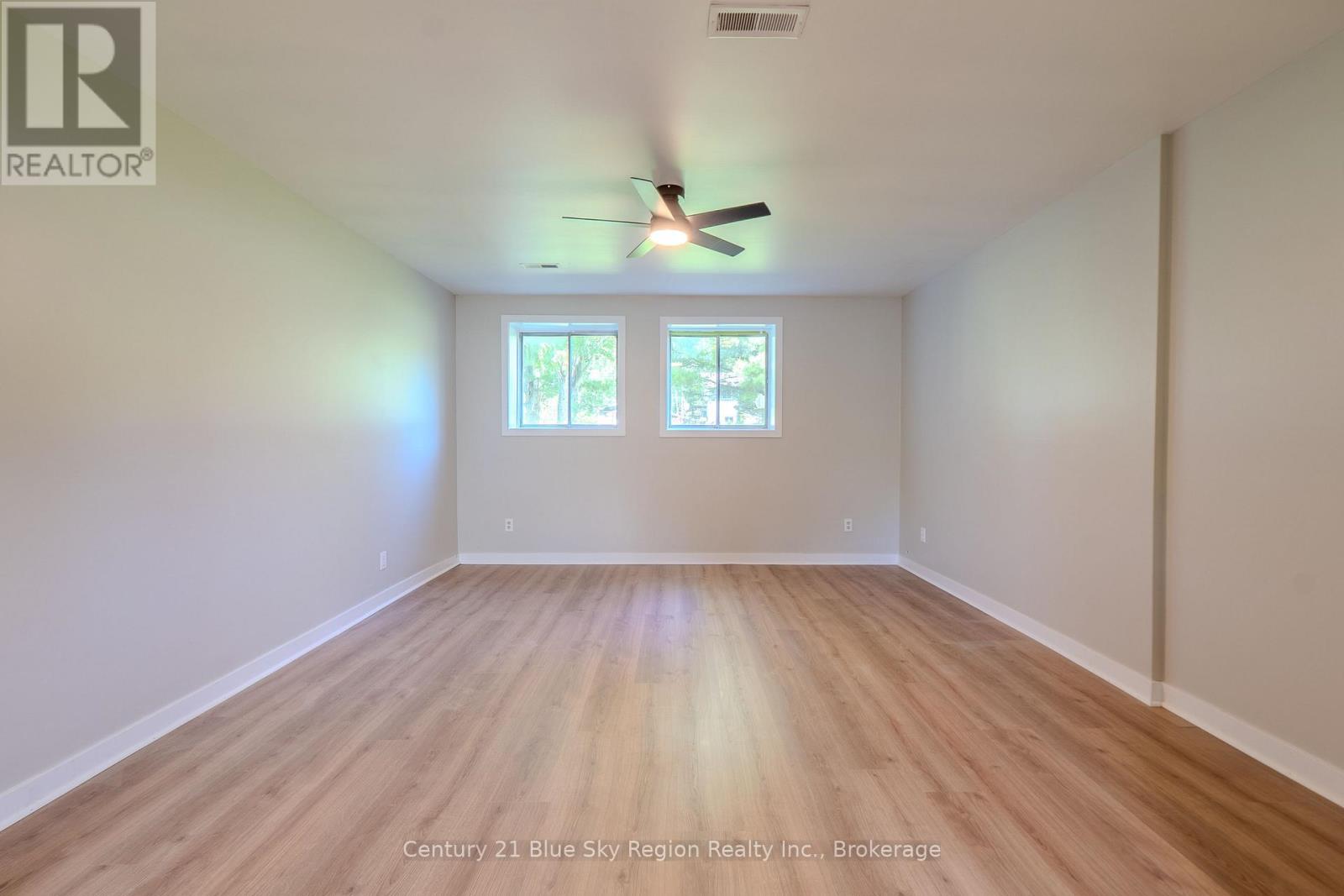 418 LAURIER STREET - 31