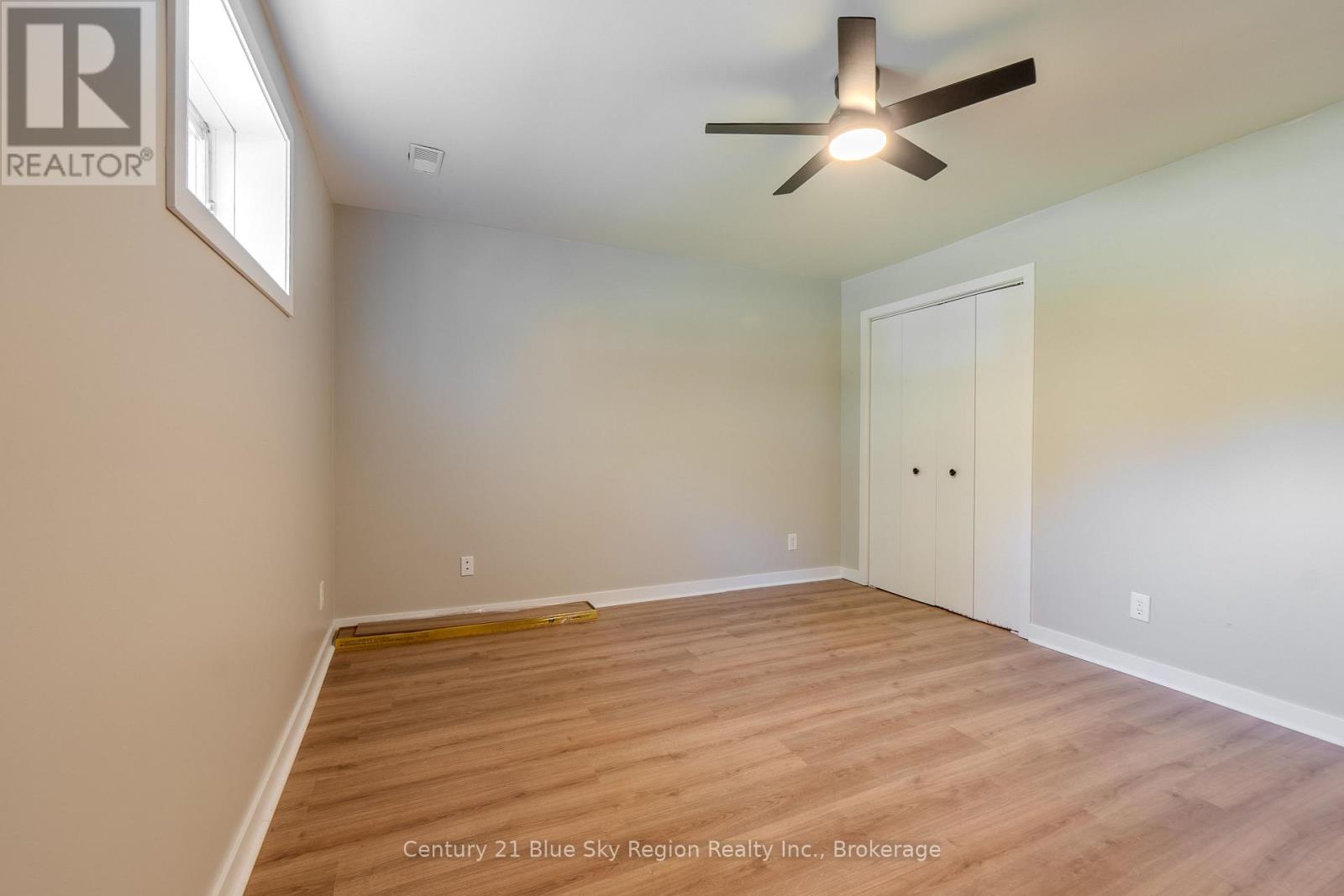 418 LAURIER STREET - 38