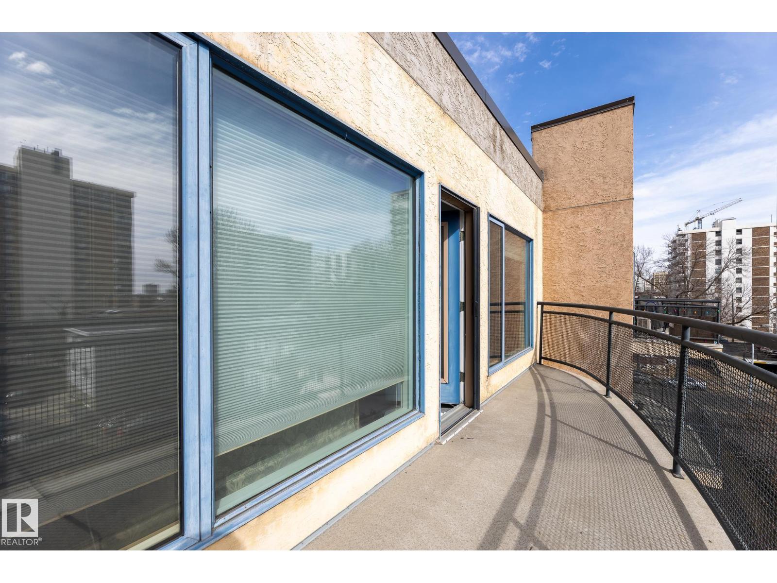 #403 11415 100 AV NW - 22