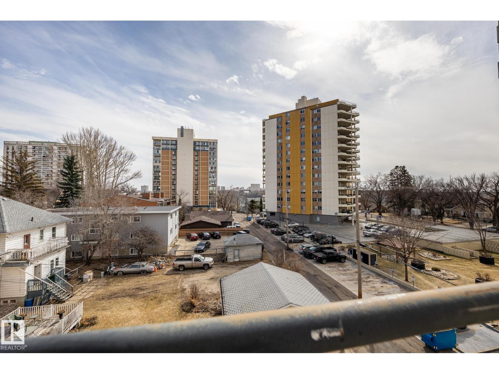 #403 11415 100 AV NW - 21