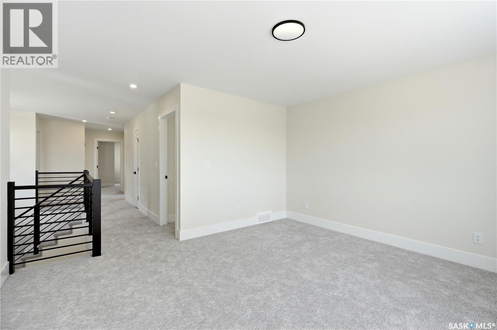 218 Veterans DRIVE — photo 23
