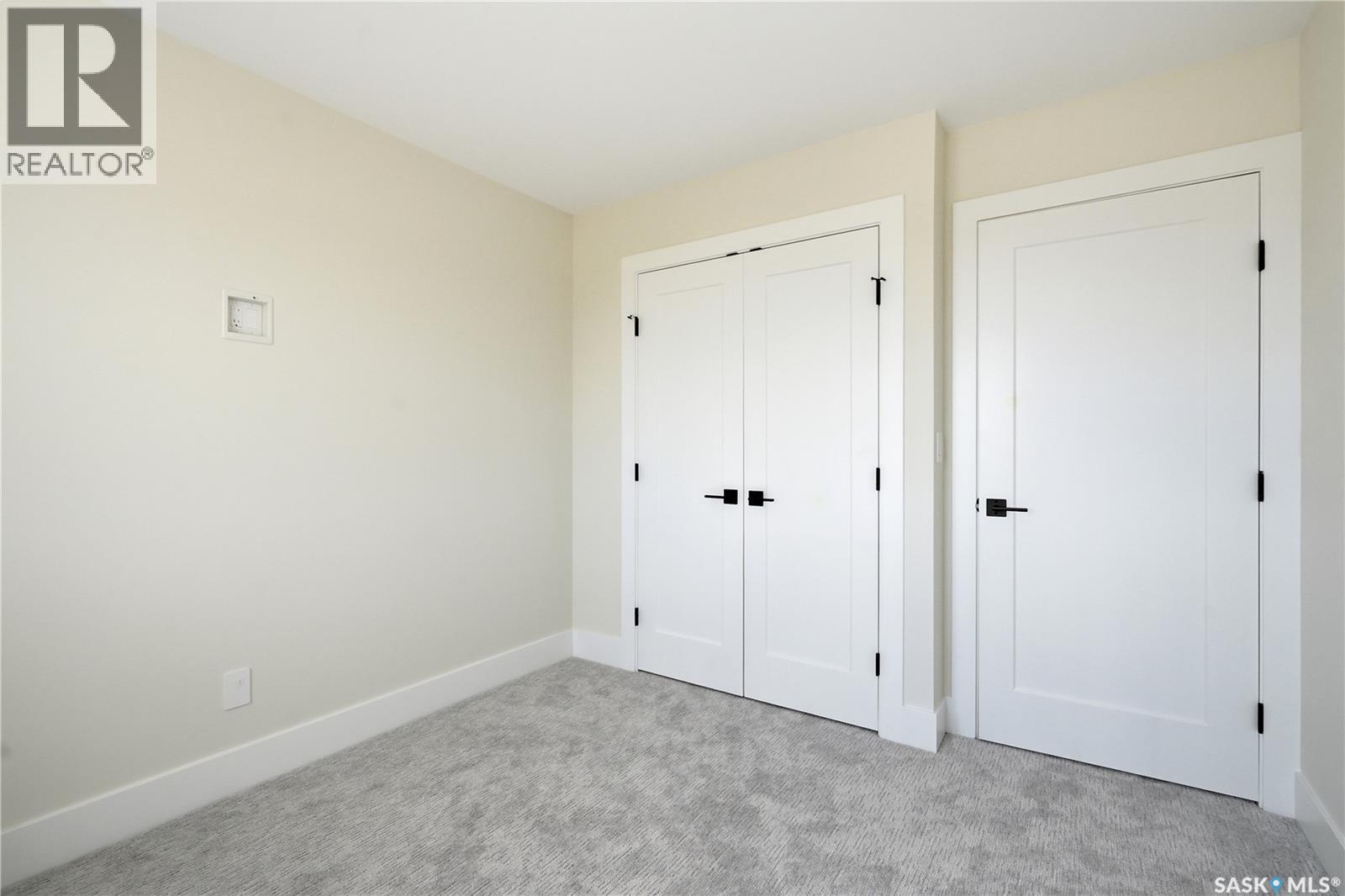 218 Veterans DRIVE — photo 32